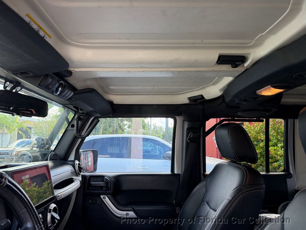 2013 Jeep Wrangler Unlimited 4WD Sahara - 23087828 - 18