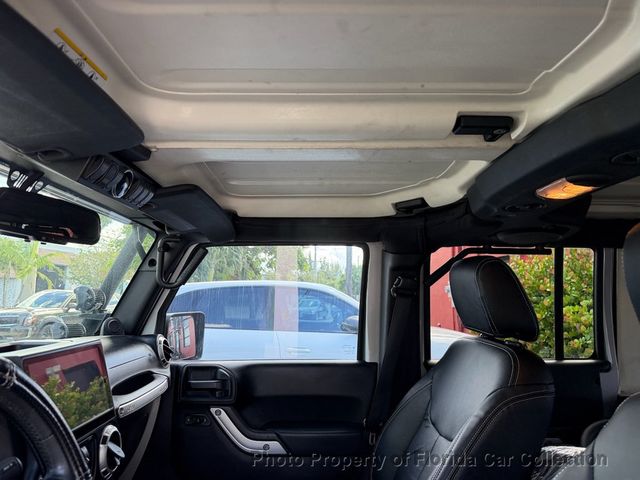 2013 Jeep Wrangler Unlimited 4WD Sahara - 23087828 - 18
