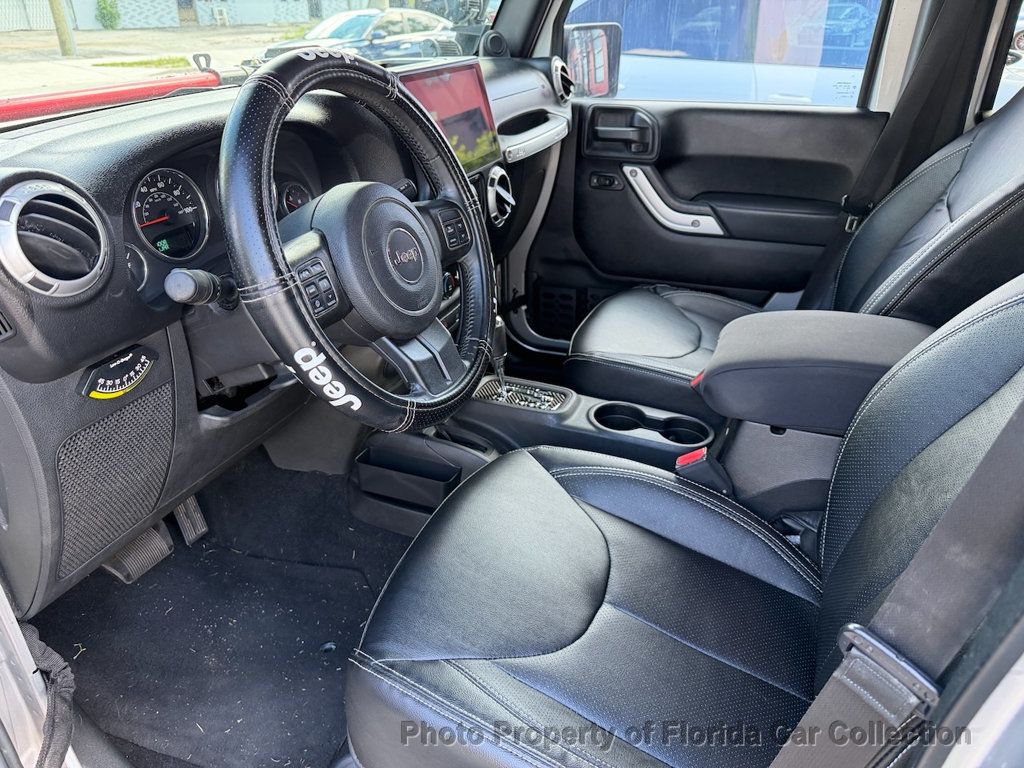 2013 Jeep Wrangler Unlimited 4WD Sahara - 23087828 - 6