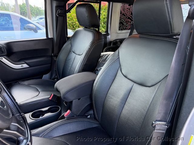 2013 Jeep Wrangler Unlimited 4WD Sahara - 23087828 - 7
