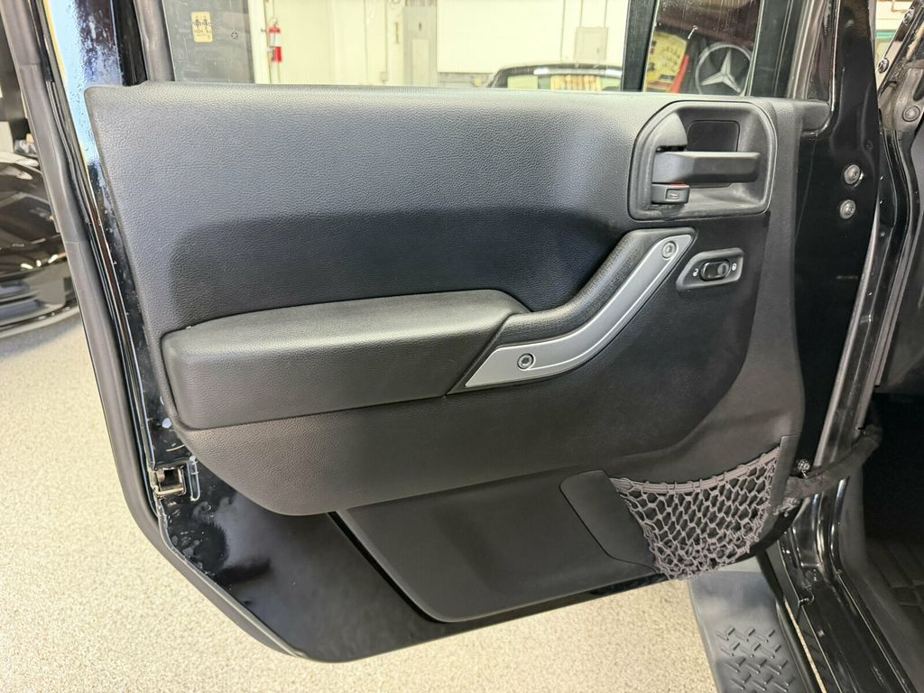 2013 Jeep Wrangler Unlimited Local Trade/Sahara Pkg/Heated Leather Seats/Alpine Audio - 23098092 - 13