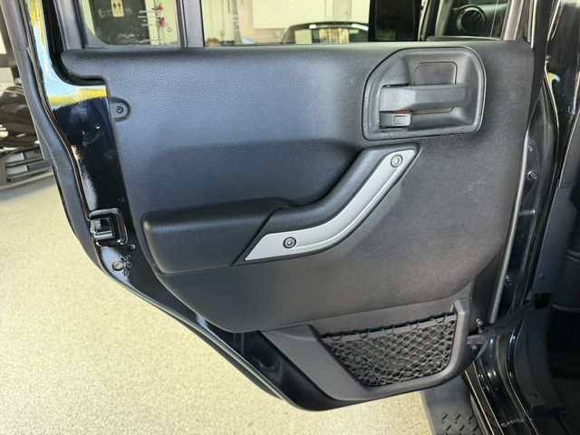 2013 Jeep Wrangler Unlimited Local Trade/Sahara Pkg/Heated Leather Seats/Alpine Audio - 23098092 - 18