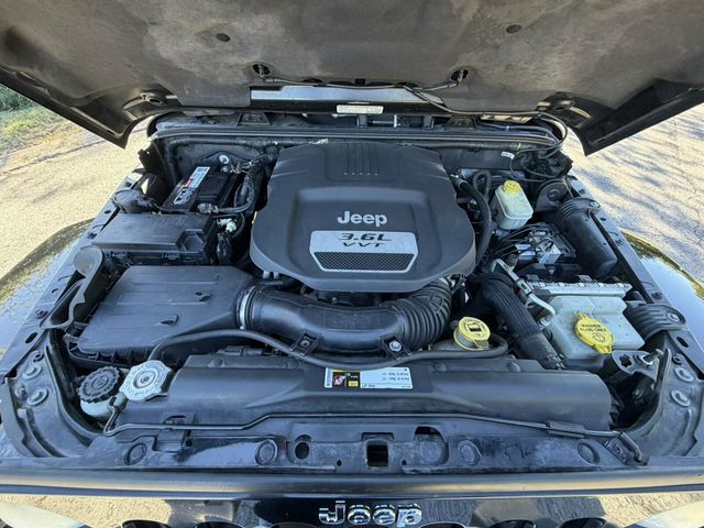 2013 Jeep Wrangler Unlimited Local Trade/Sahara Pkg/Heated Leather Seats/Alpine Audio - 23098092 - 31