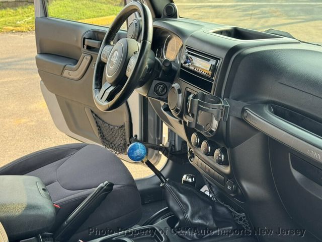 2013 Jeep Wrangler Unlimited MANUAL TRANS!! VERY CLEAN!! UNLIMITED!! 4DR - 23065983 - 34