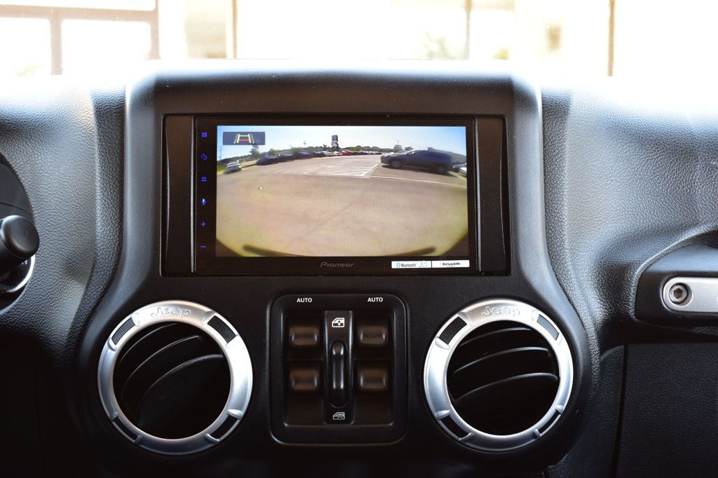 2013 Jeep Wrangler Unlimited Rubicon - 22999682 - 12