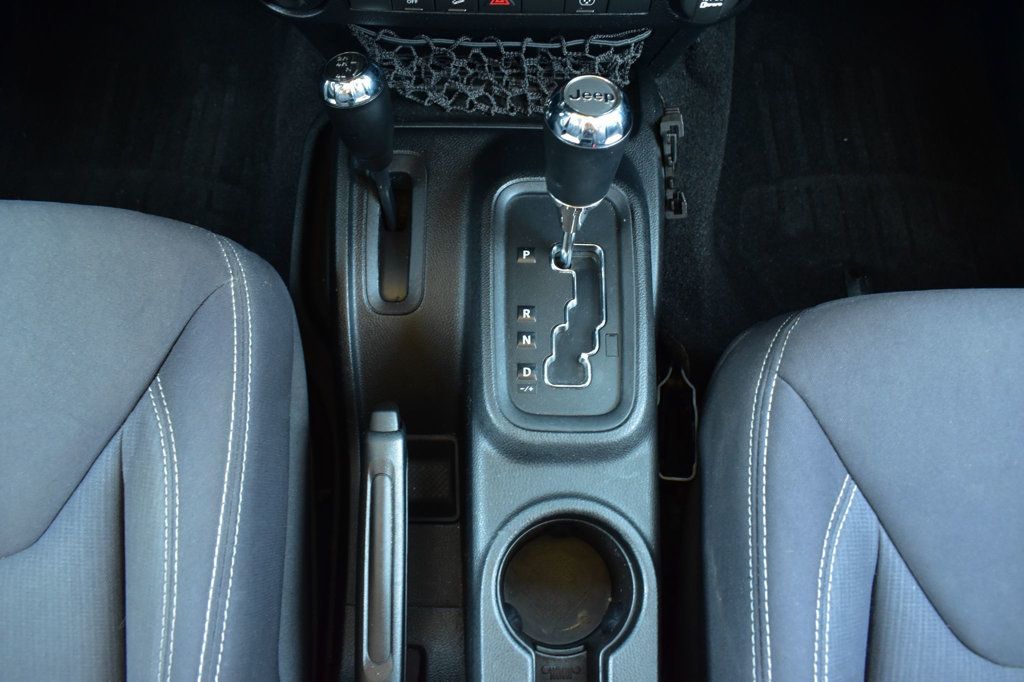 2013 Jeep Wrangler Unlimited Rubicon - 22999682 - 23