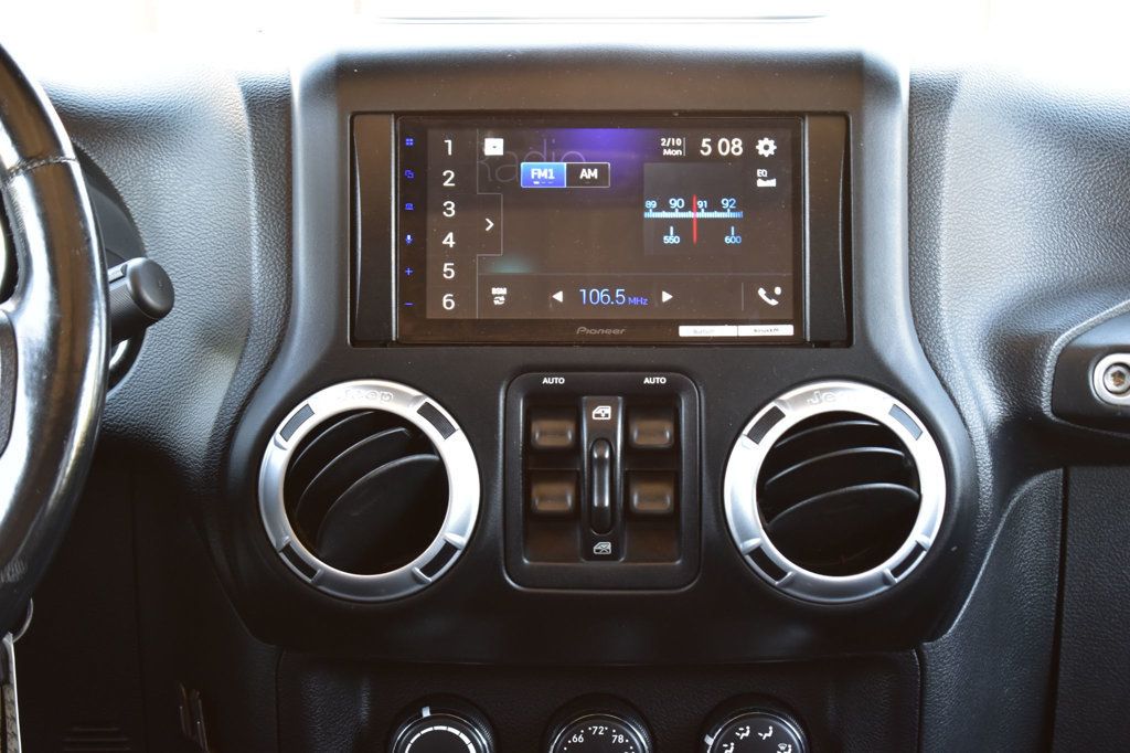 2013 Jeep Wrangler Unlimited Rubicon - 22999682 - 26