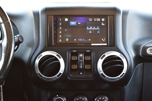 2013 Jeep Wrangler Unlimited Rubicon - 22999682 - 26