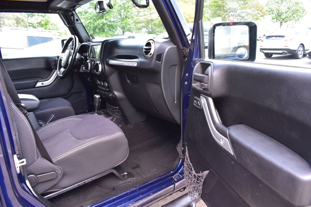 2013 Jeep Wrangler Unlimited Rubicon - 22999682 - 33