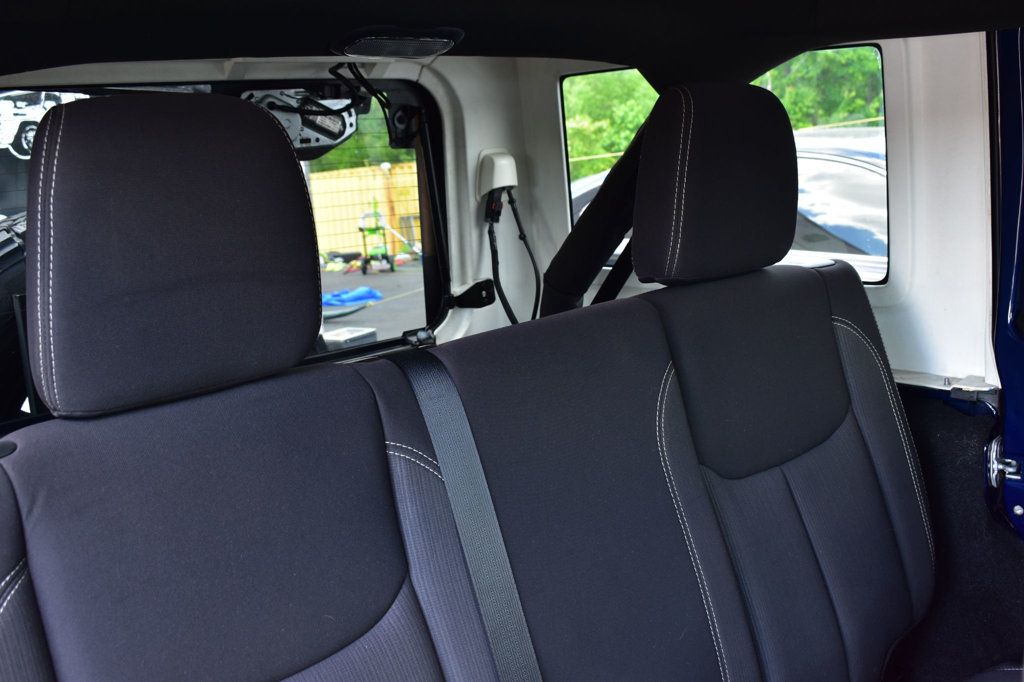 2013 Jeep Wrangler Unlimited Rubicon - 22999682 - 35