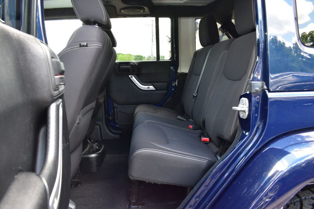 2013 Jeep Wrangler Unlimited Rubicon - 22999682 - 37