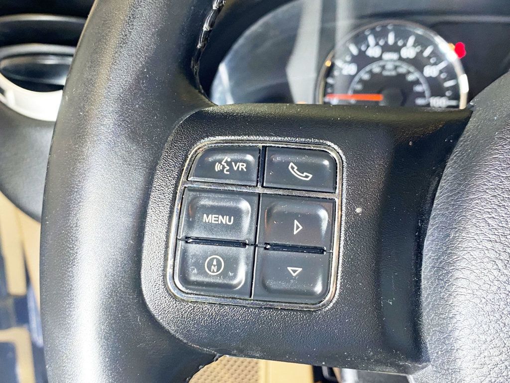 2013 Jeep Wrangler Unlimited Rubicon photo 23