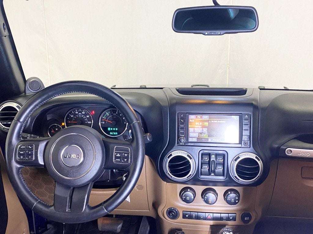 2013 Jeep Wrangler Unlimited Rubicon photo 39