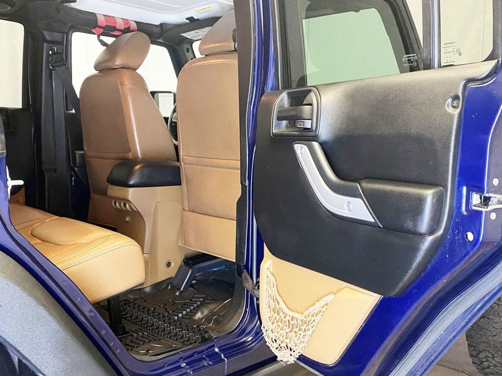 2013 Jeep Wrangler Unlimited Rubicon photo 40