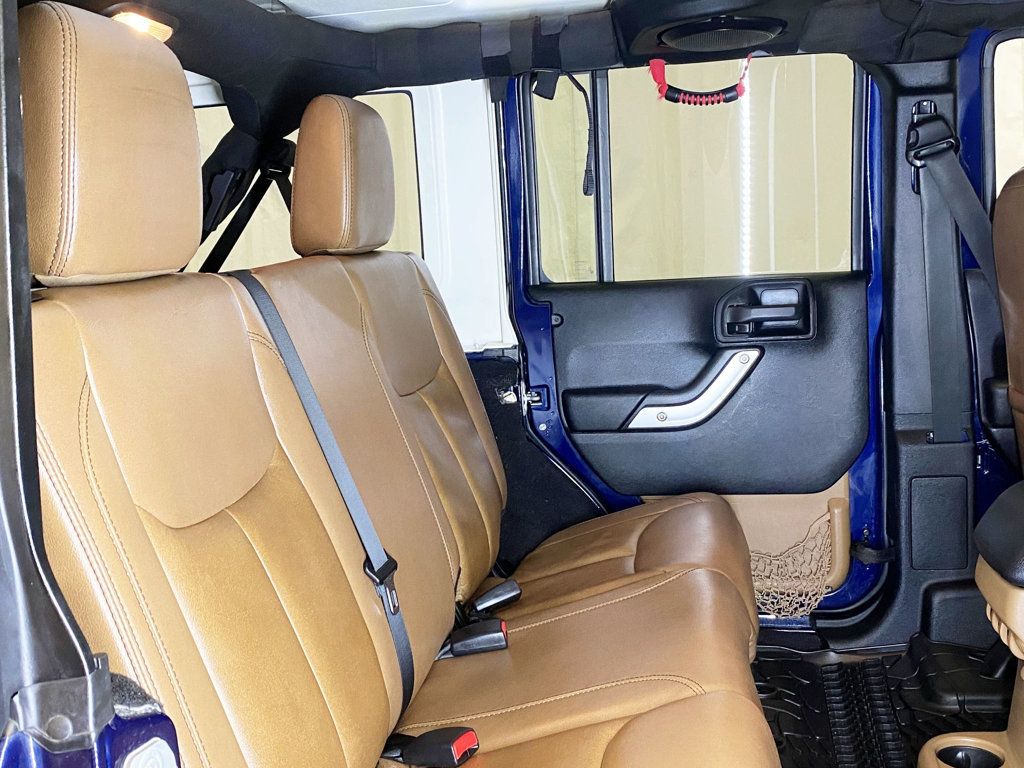 2013 Jeep Wrangler Unlimited Rubicon photo 42