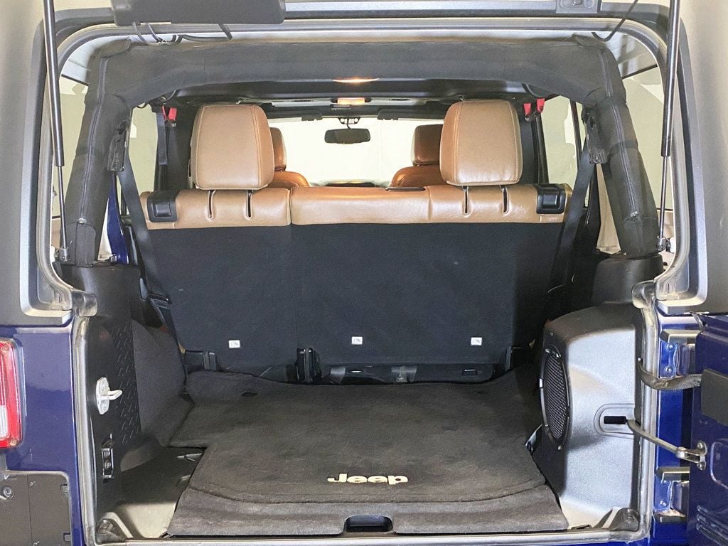 2013 Jeep Wrangler Unlimited Rubicon photo 48
