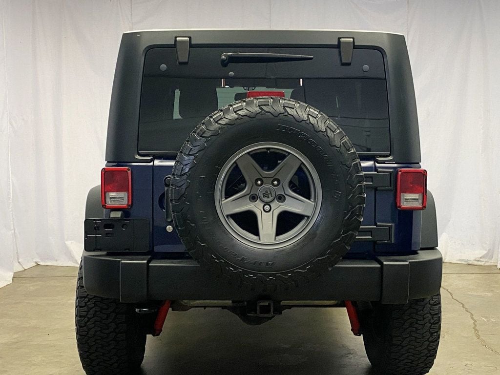 2013 Jeep Wrangler Unlimited Rubicon photo 3