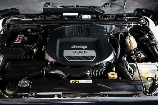 2013 Jeep Wrangler Unlimited *Wrangler Rubicon* *4WD* *Only 7k Original Miles* *1-Owner* - 23015427 - 14