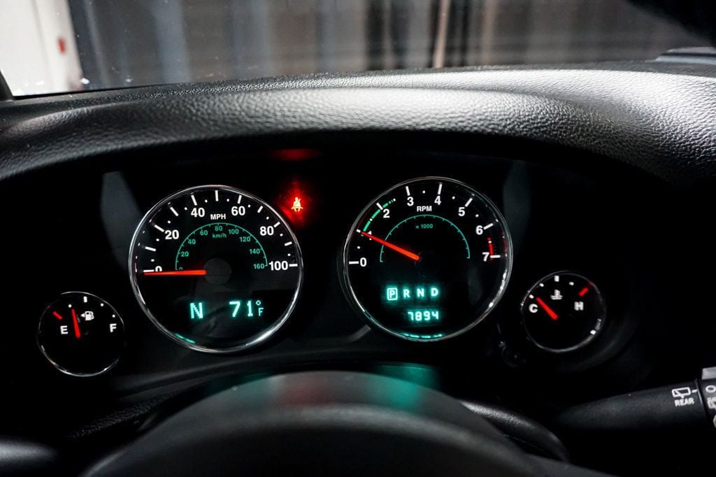 2013 Jeep Wrangler Unlimited *Wrangler Rubicon* *4WD* *Only 7k Original Miles* *1-Owner* - 23015427 - 19