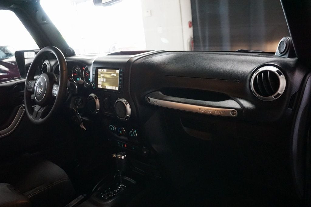 2013 Jeep Wrangler Unlimited *Wrangler Rubicon* *4WD* *Only 7k Original Miles* *1-Owner* - 23015427 - 25