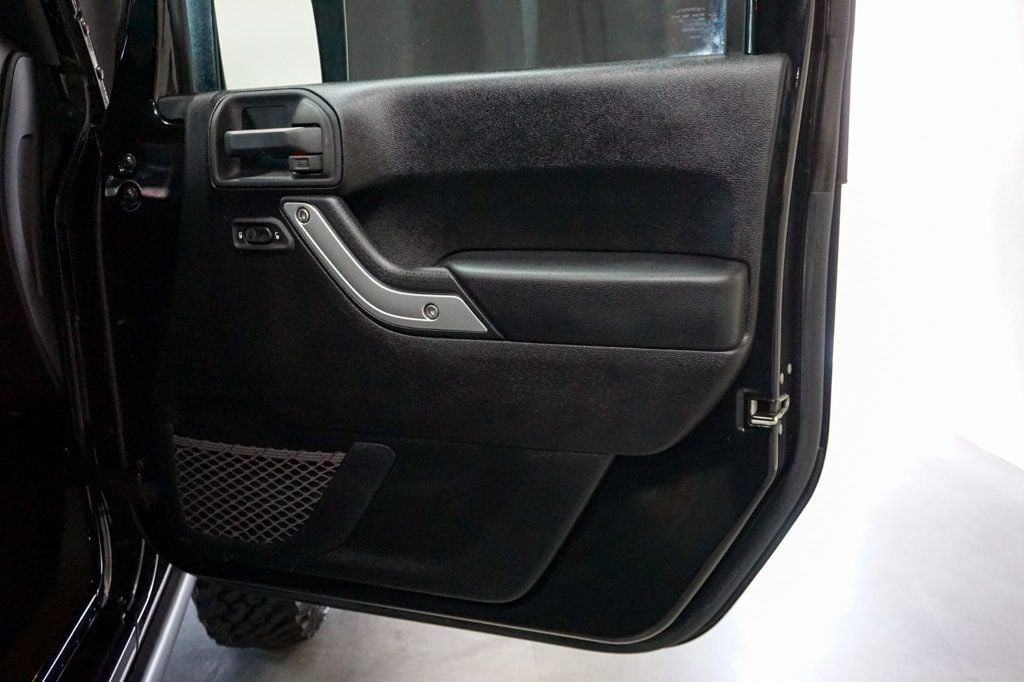 2013 Jeep Wrangler Unlimited *Wrangler Rubicon* *4WD* *Only 7k Original Miles* *1-Owner* - 23015427 - 33