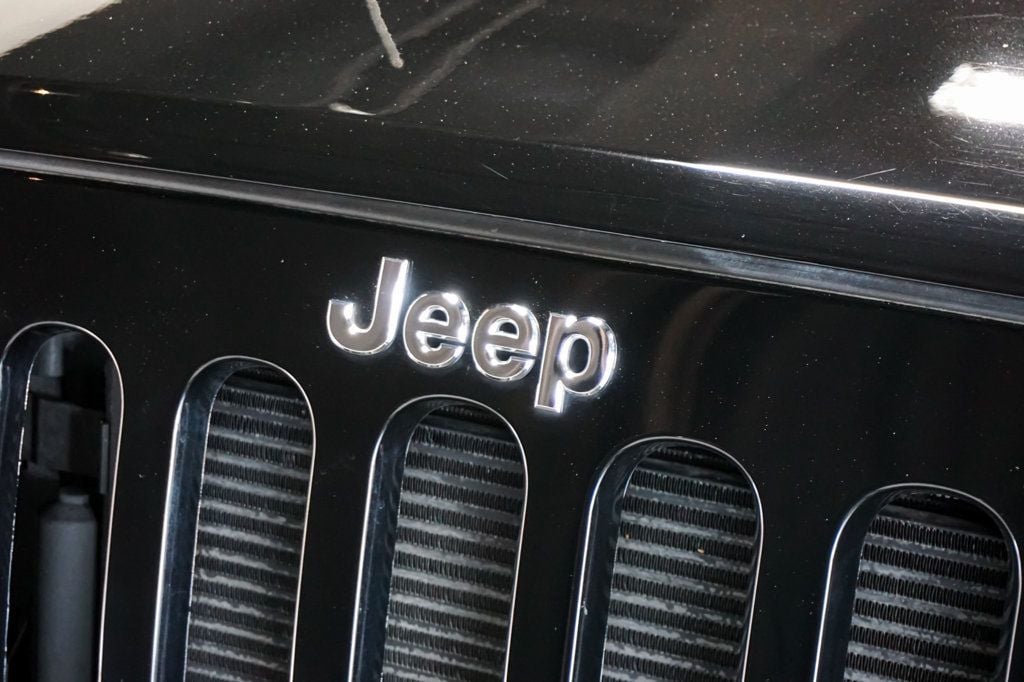 2013 Jeep Wrangler Unlimited *Wrangler Rubicon* *4WD* *Only 7k Original Miles* *1-Owner* - 23015427 - 44