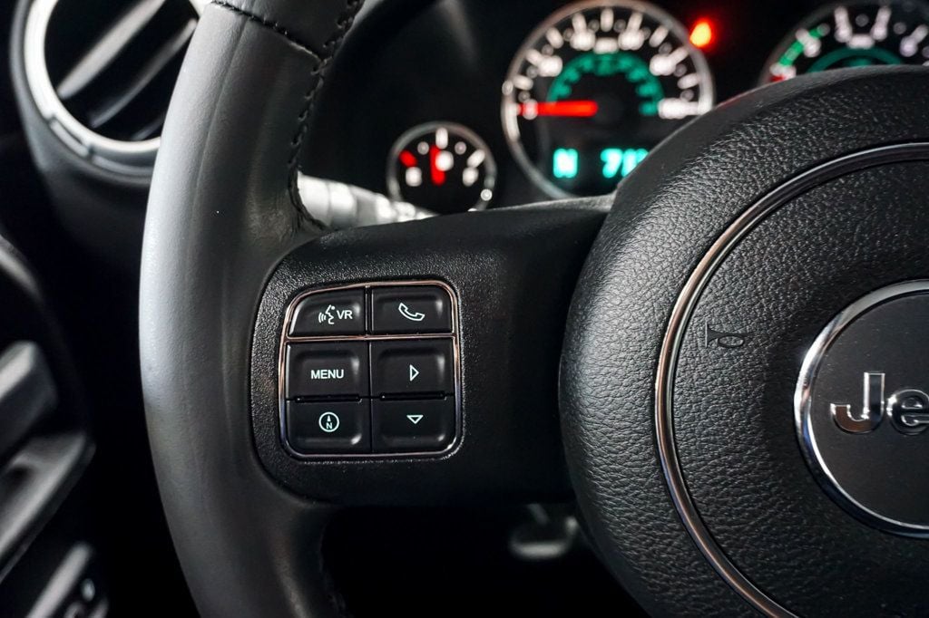 2013 Jeep Wrangler Unlimited *Wrangler Rubicon* *4WD* *Only 7k Original Miles* *1-Owner* - 23015427 - 46