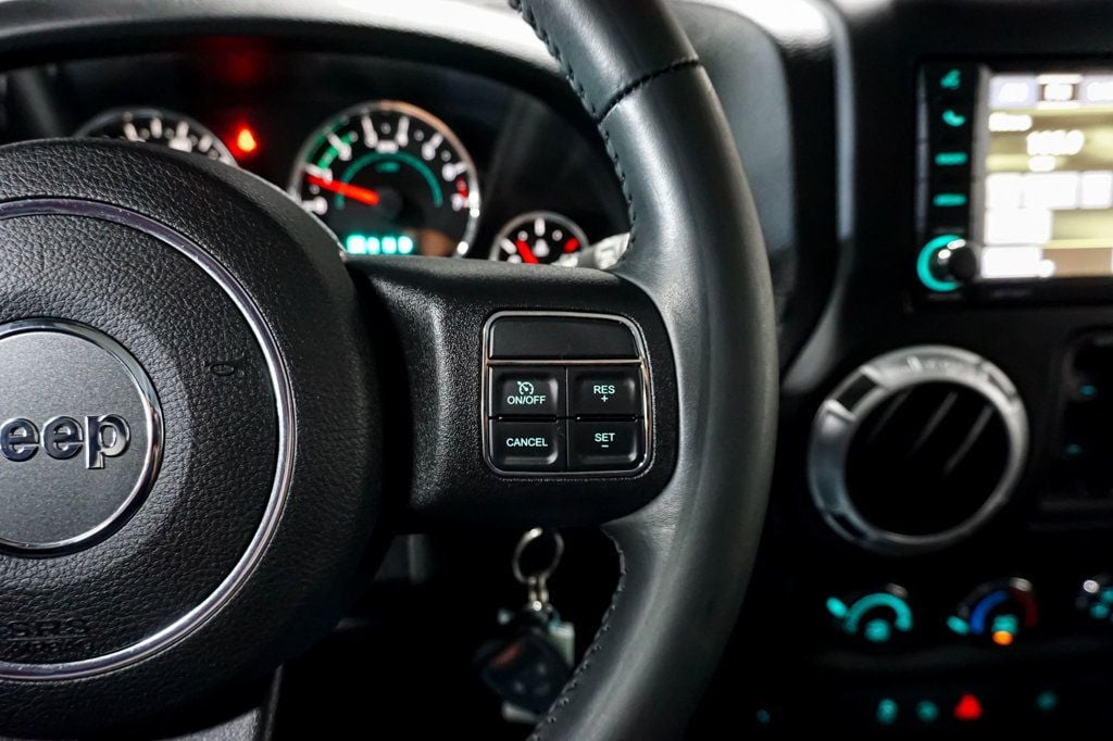 2013 Jeep Wrangler Unlimited *Wrangler Rubicon* *4WD* *Only 7k Original Miles* *1-Owner* - 23015427 - 47