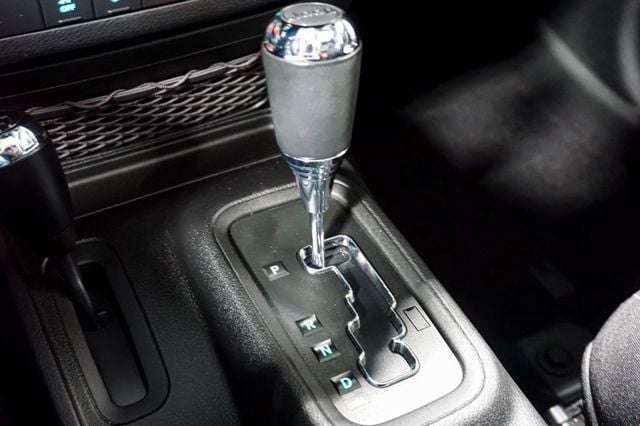 2013 Jeep Wrangler Unlimited *Wrangler Rubicon* *4WD* *Only 7k Original Miles* *1-Owner* - 23015427 - 53