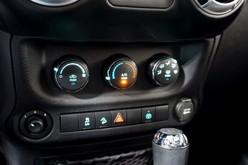 2013 Jeep Wrangler Unlimited *Wrangler Rubicon* *4WD* *Only 7k Original Miles* *1-Owner* - 23015427 - 55