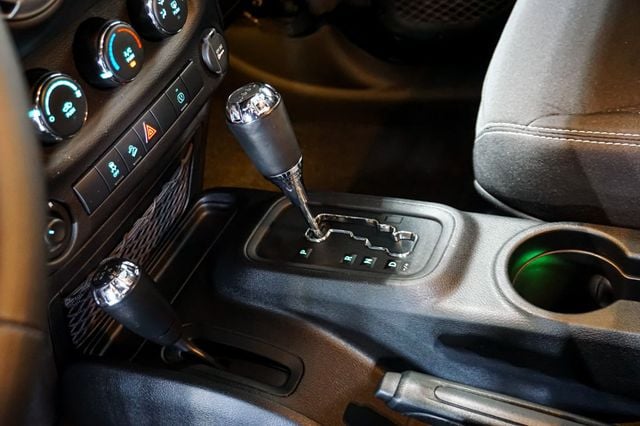 2013 Jeep Wrangler Unlimited *Wrangler Rubicon* *4WD* *Only 7k Original Miles* *1-Owner* - 23015427 - 61