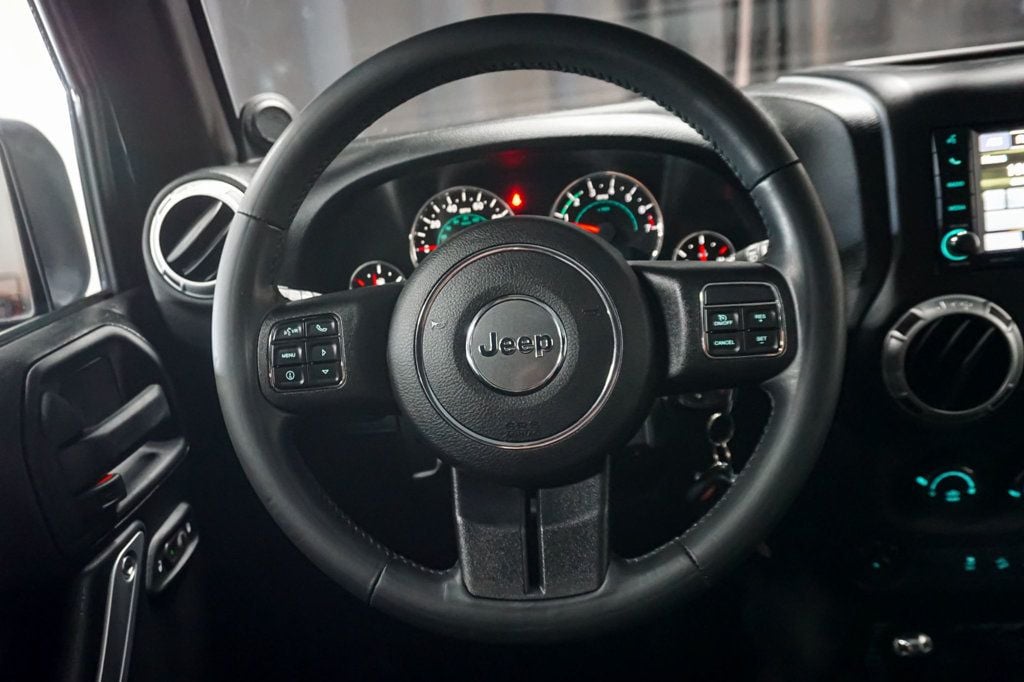 2013 Jeep Wrangler Unlimited *Wrangler Rubicon* *4WD* *Only 7k Original Miles* *1-Owner* - 23015427 - 63