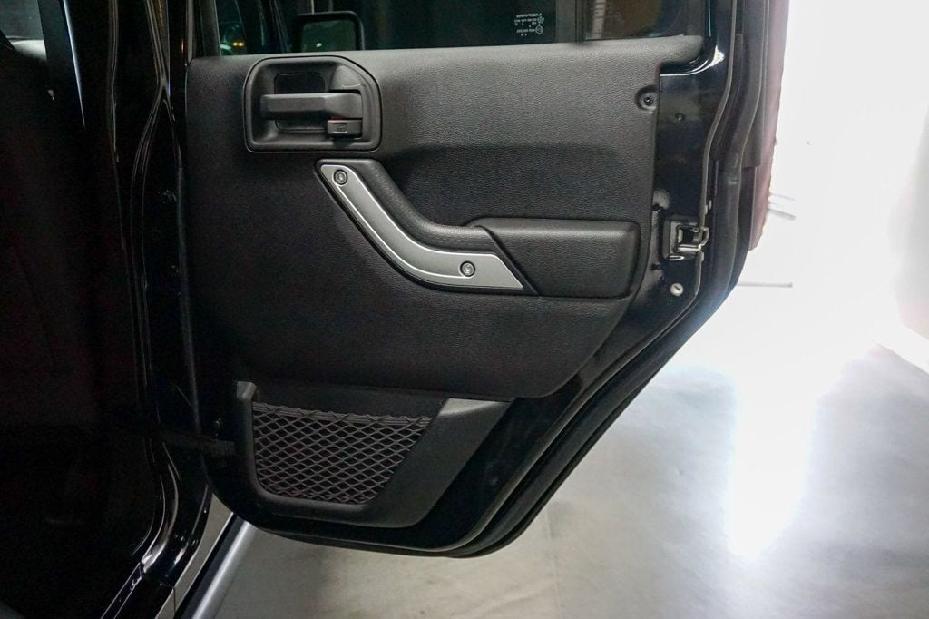 2013 Jeep Wrangler Unlimited *Wrangler Rubicon* *4WD* *Only 7k Original Miles* *1-Owner* - 23015427 - 69