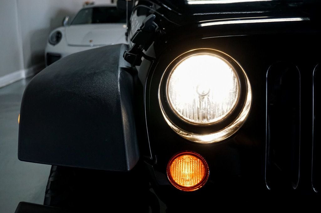 2013 Jeep Wrangler Unlimited *Wrangler Rubicon* *4WD* *Only 7k Original Miles* *1-Owner* - 23015427 - 71