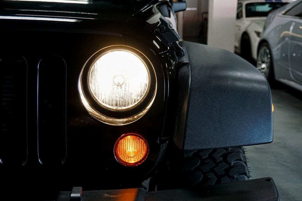 2013 Jeep Wrangler Unlimited *Wrangler Rubicon* *4WD* *Only 7k Original Miles* *1-Owner* - 23015427 - 72