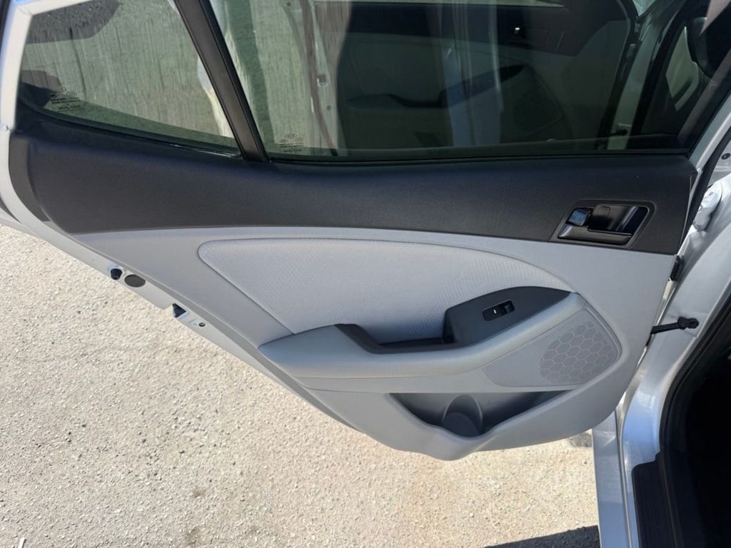 2013 Kia Optima 4dr Sedan LX - 22925298 - 10