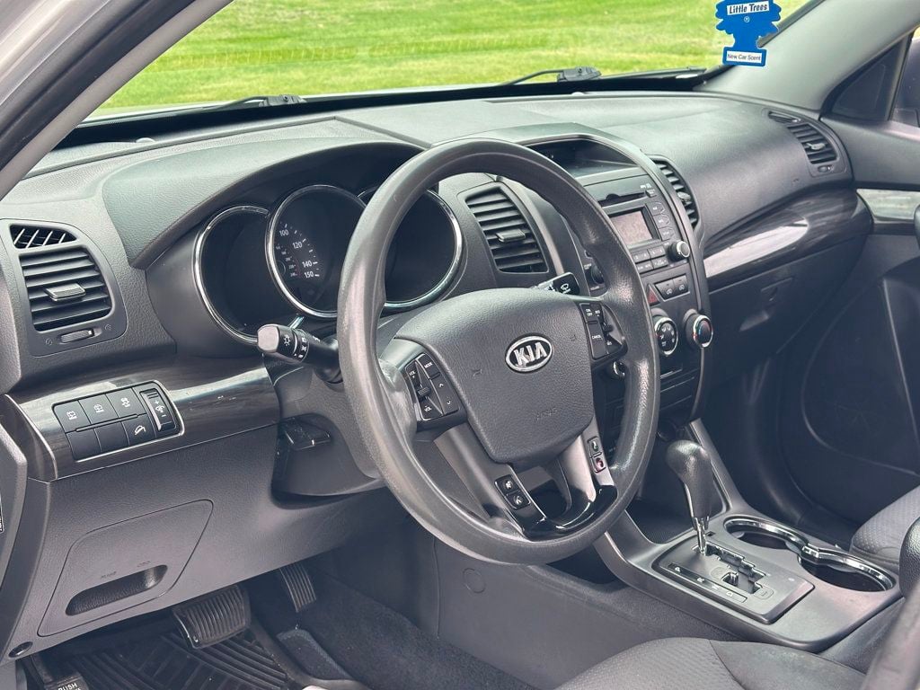 2013 Kia Sorento 2WD 4dr I4 LX - 23068417 - 11