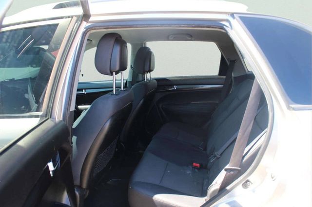 2013 Kia Sorento 2WD 4dr V6 LX - 23010675 - 4