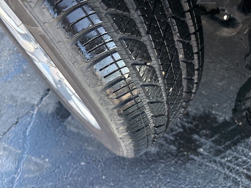 2013 Land Rover LR4 4WD 4dr LUX - 22961612 - 2