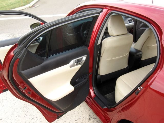 2013 Lexus CT 200h 5dr Sedan Hybrid - 22933838 - 25