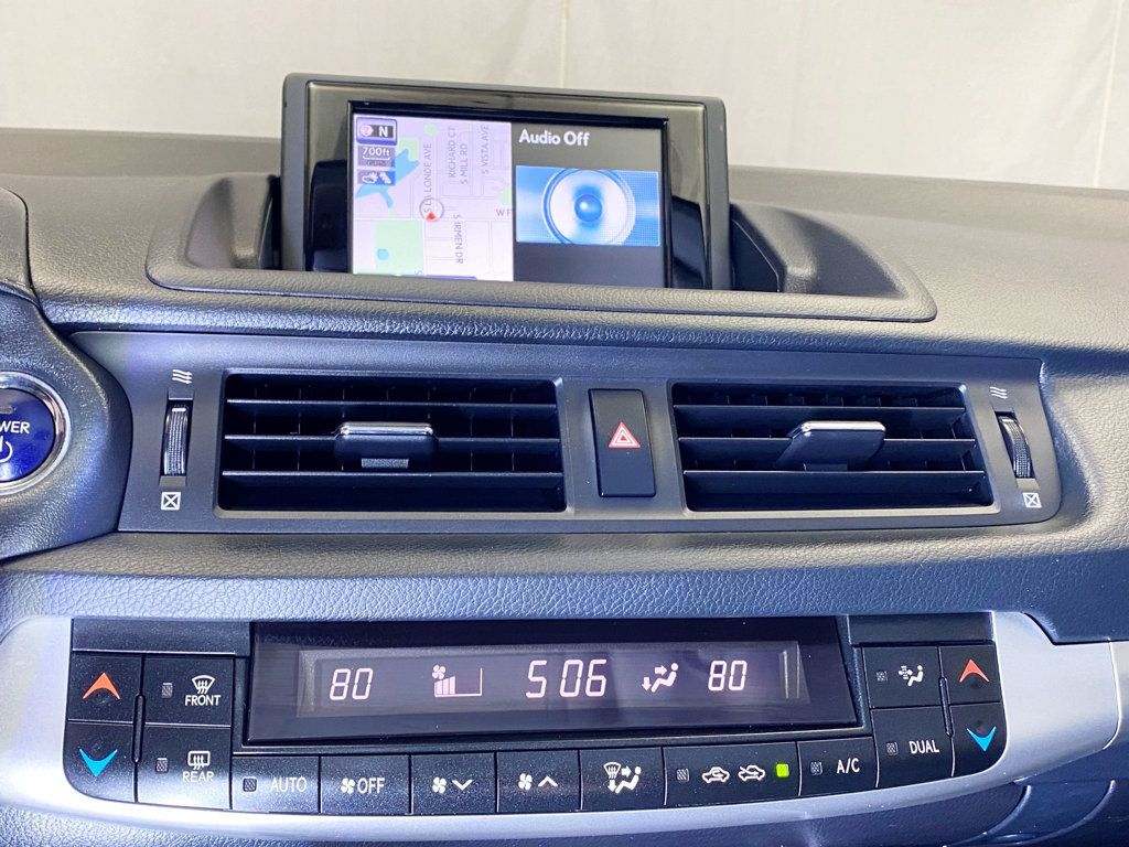 2013 Lexus CT 200h 5dr Sedan Hybrid - 22967628 - 32