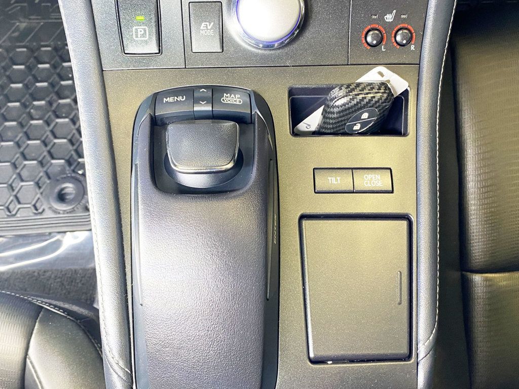 2013 Lexus CT 200h 5dr Sedan Hybrid - 22967628 - 34