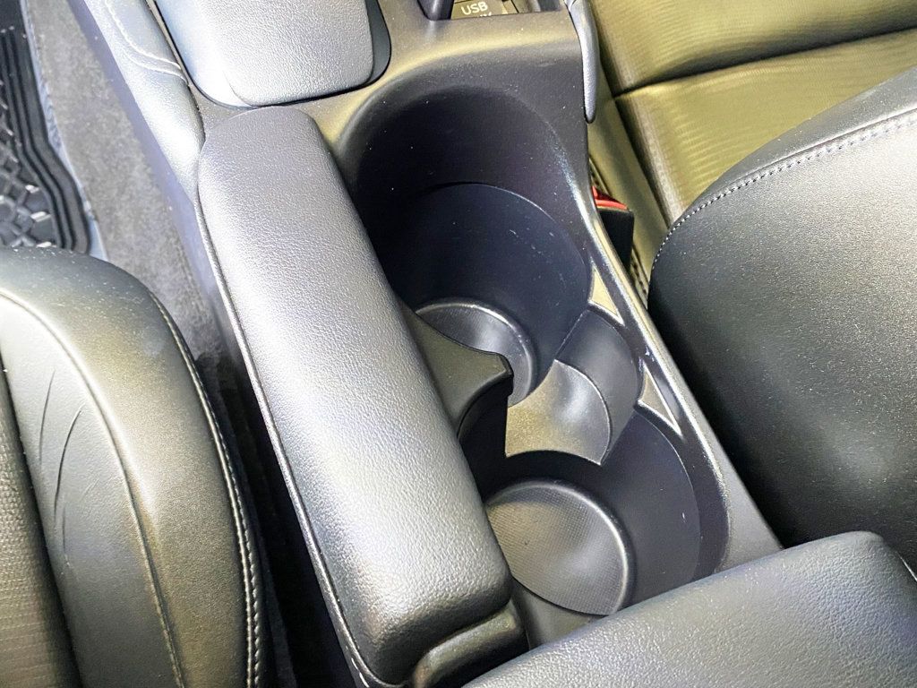 2013 Lexus CT 200h 5dr Sedan Hybrid - 22967628 - 36