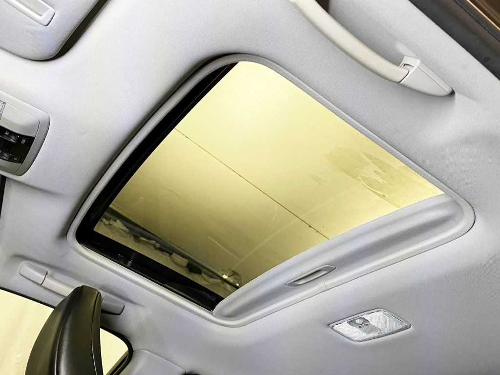 2013 Lexus CT 200h 5dr Sedan Hybrid - 22967628 - 38