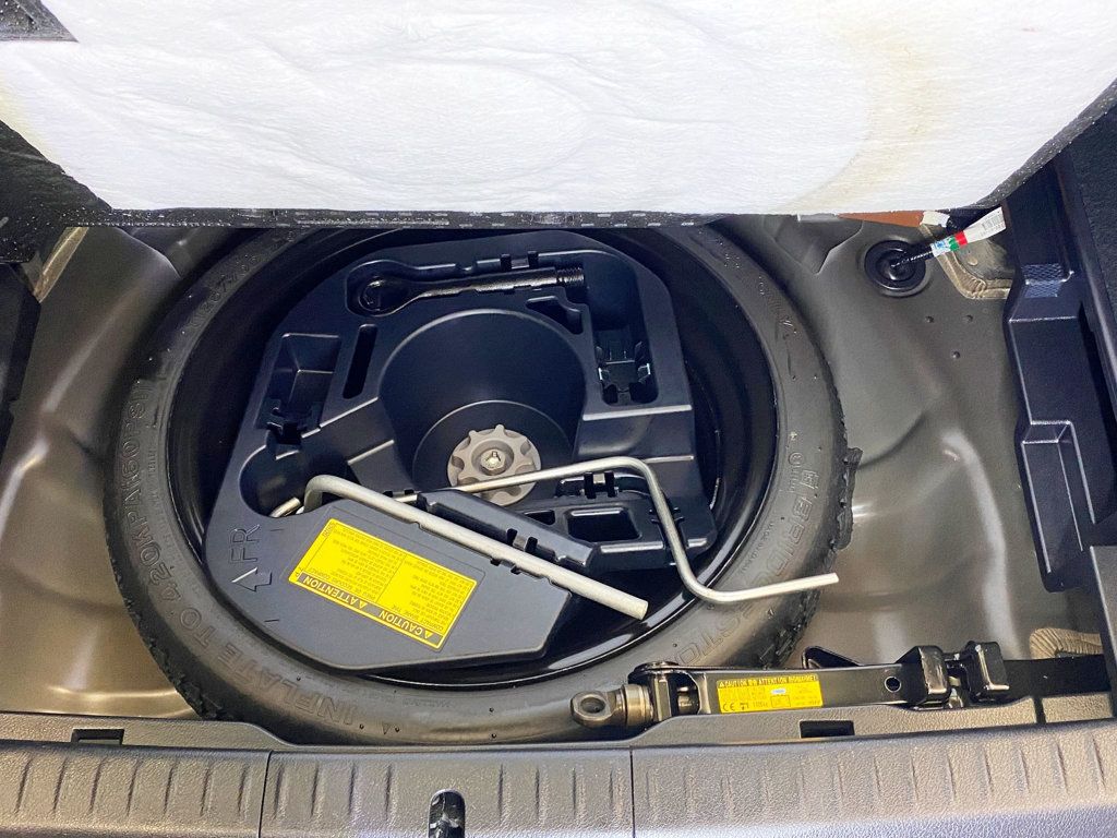 2013 Lexus CT 200h 5dr Sedan Hybrid - 22967628 - 56