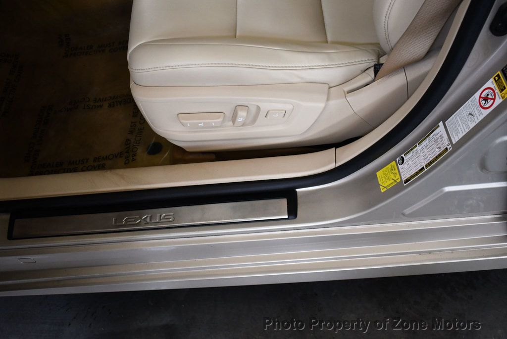 2013 Lexus ES 300h photo 9