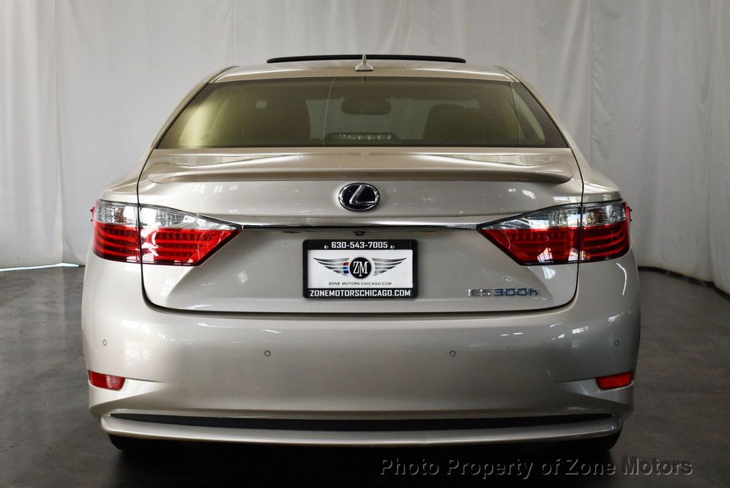 2013 Lexus ES 300h photo 12