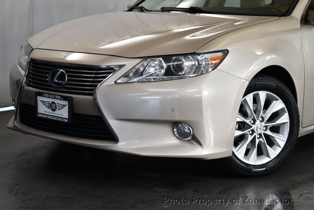2013 Lexus ES 300h photo 2