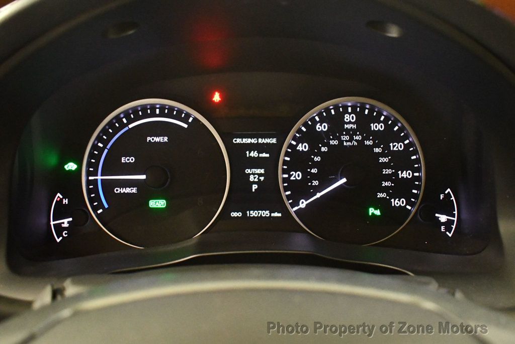 2013 Lexus ES 300h photo 32