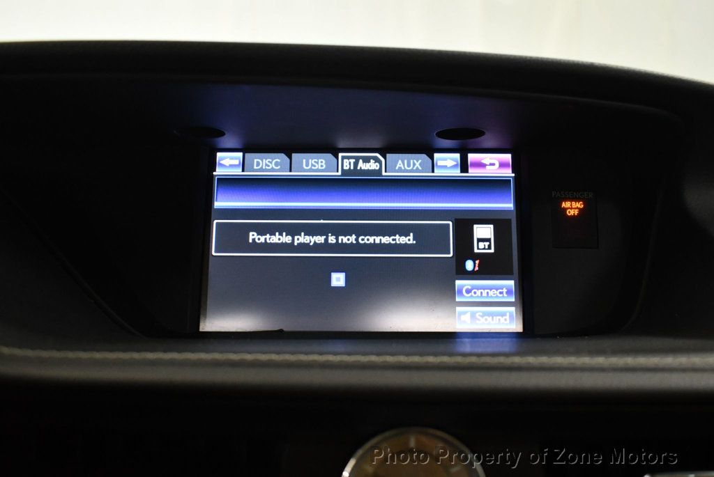 2013 Lexus ES 300h photo 38